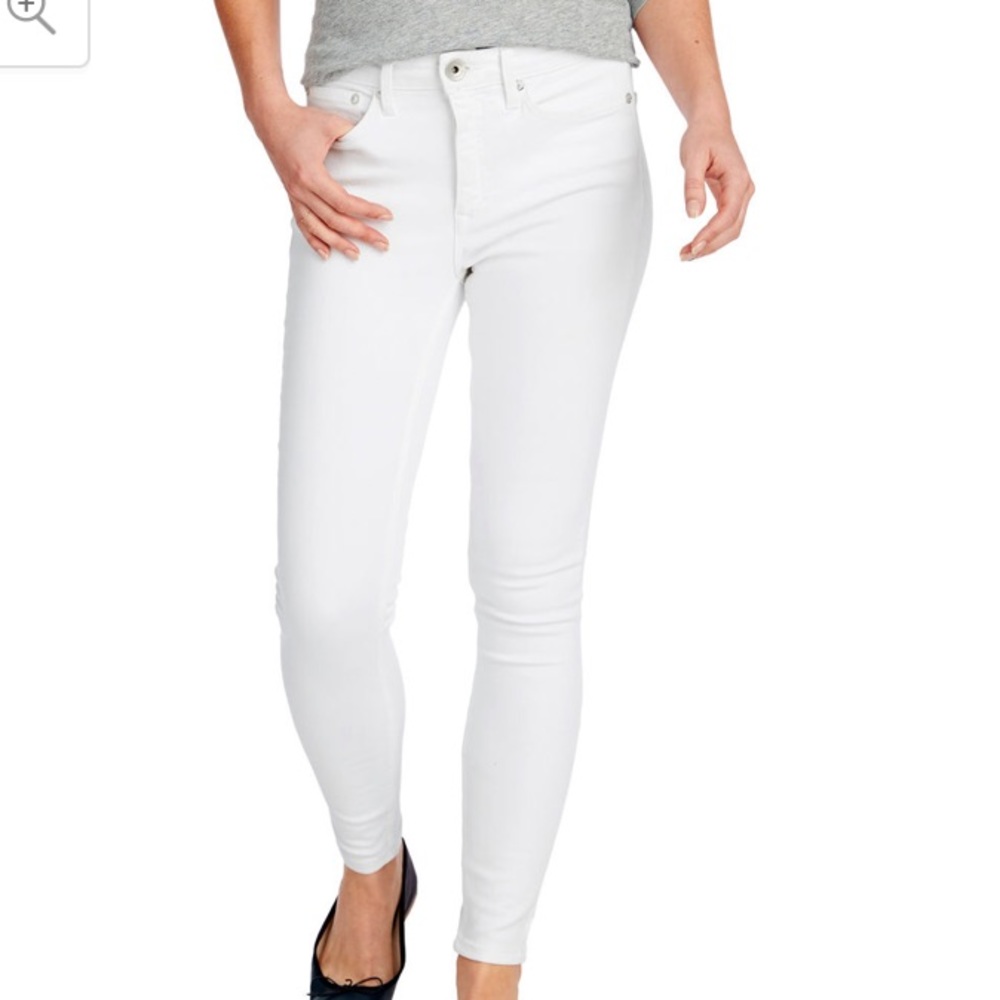 WHITE VINEYARD VINES HIGH RISE SKINNY JEANS